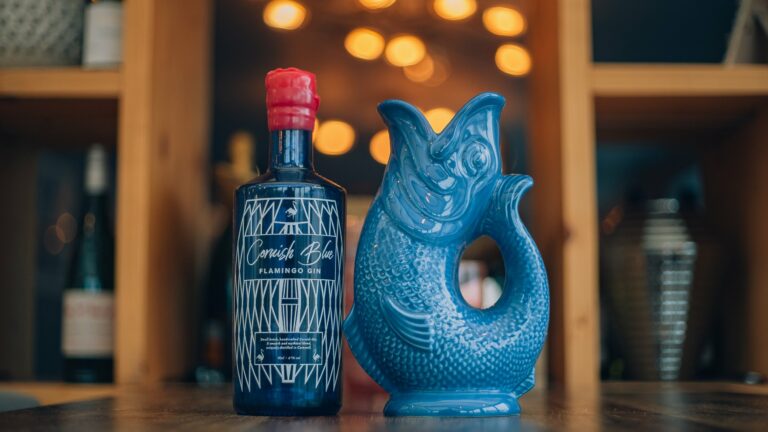Cornish Blue Flamingo Gluggle Jug Gin Gift Set